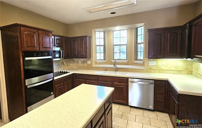 Building Photo - 20813 Woodland Cove