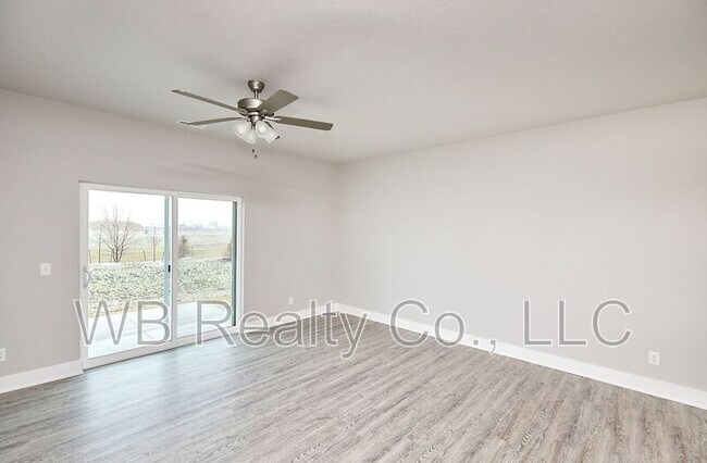 Foto del edificio - 211 NW Greenway Pl