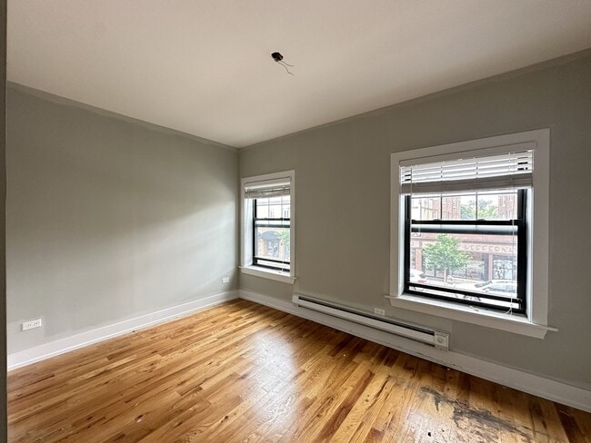 Building Photo - 811 Elm St