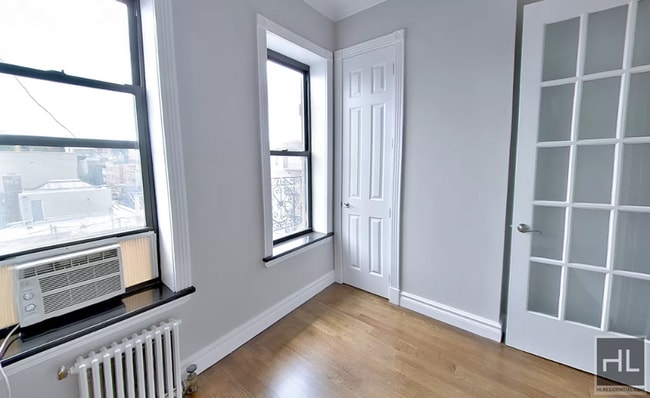 Building Photo - East 3rd Street