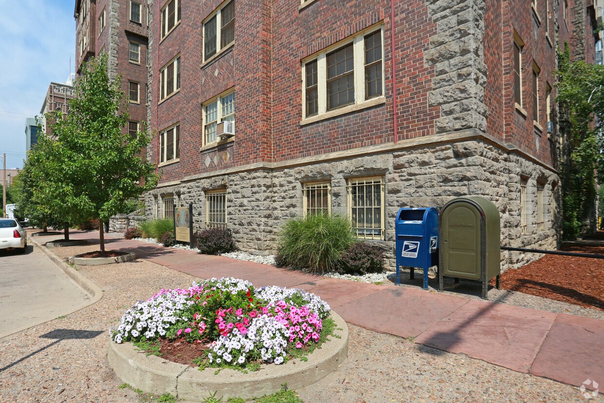 Grosvenor Arms Apartments Apartments 333 E 16th Ave Denver, CO