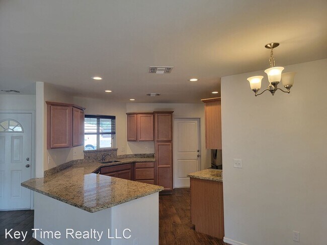 Foto del edificio - 3 br, 2 bath House - 5578 S. Desert Lakes
