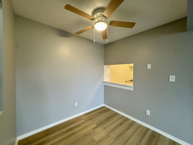 Foto del edificio - 2 bed| 1 bath