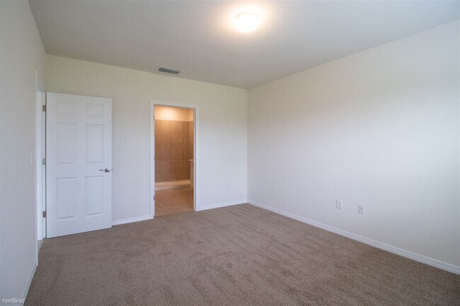 Building Photo - 4 br, 2 bath House - 306 Southeast 27th Te...