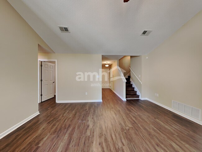 Foto del edificio - 10835 Colton Dr