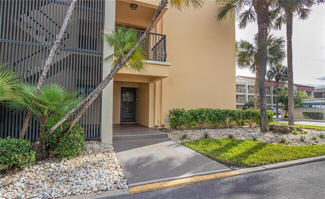 Foto del edificio - 845 S Gulfview Blvd