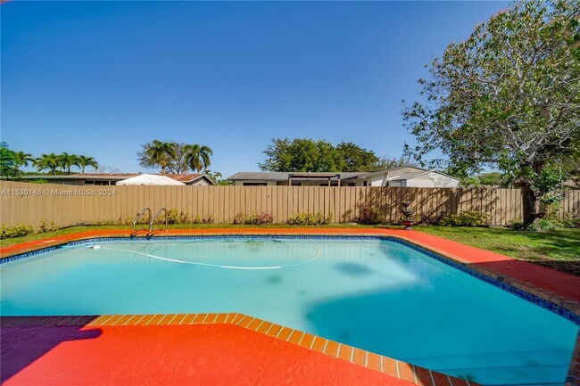 Foto del edificio - 11101 NW 18th Pl