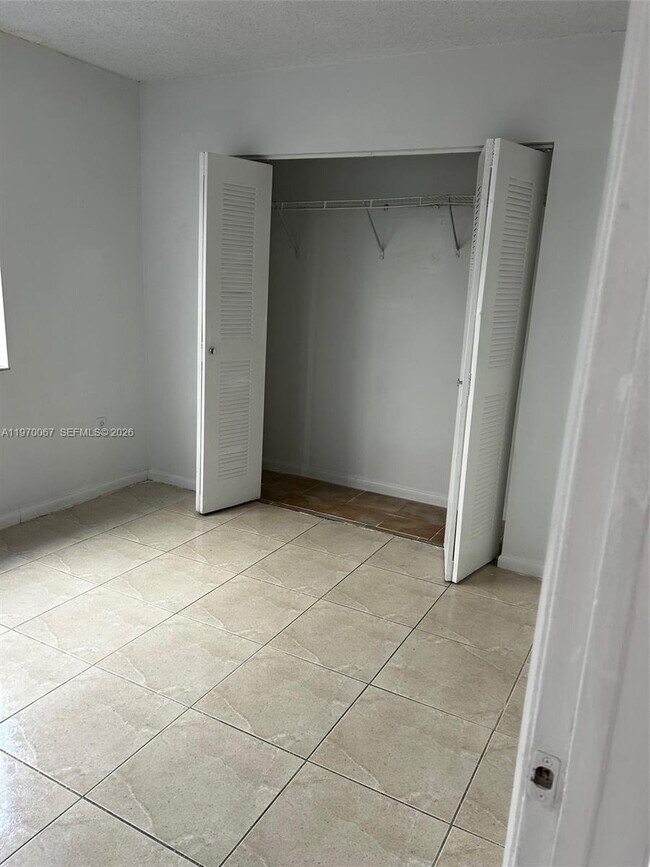 Foto del edificio - 1875 NW 7th St