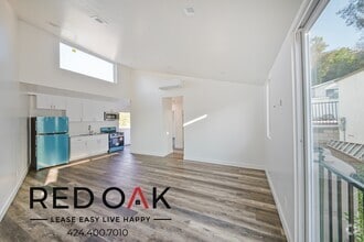 Building Photo - 2132 Cove Ave
