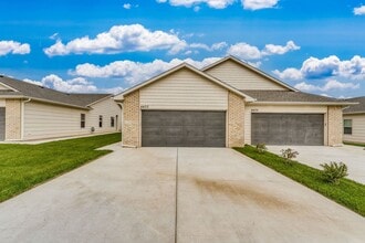 Building Photo - 1734 S Limuel Cir