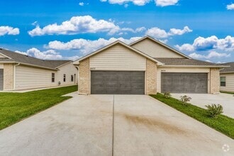 Building Photo - 1727 S Limuel Cir