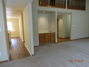 Building Photo - 73 Hickory Oak Dr