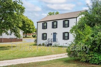 Building Photo - 519 Woods Dr