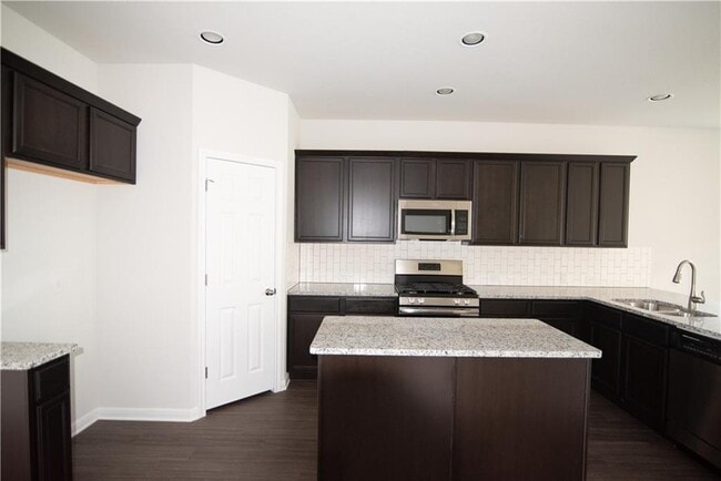 Building Photo - 825 Durness Dr