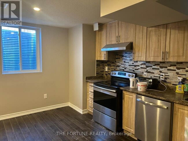 Building Photo - 90 Canary Cl