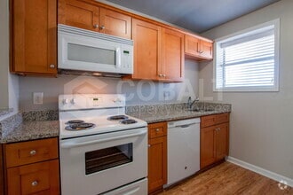 Building Photo - 271 Glen Iris Dr NE