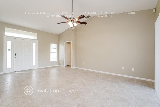 Building Photo - 23156 Hillsdale Ave