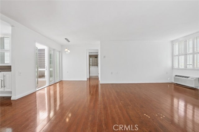 Building Photo - 317 Avenida Castilla