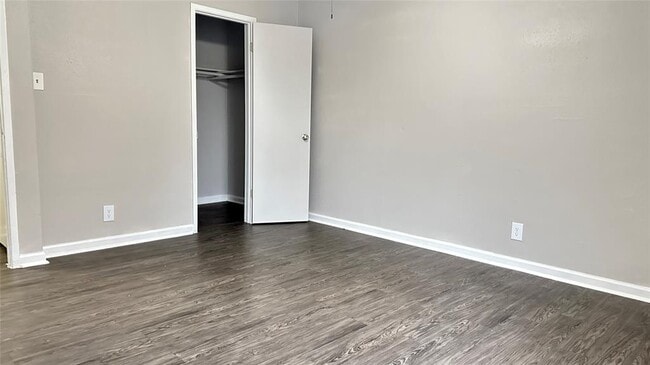 Building Photo - 5426 Menchaca Rd