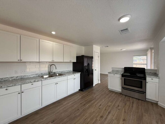 Building Photo - 2707 Alan Shepard Dr