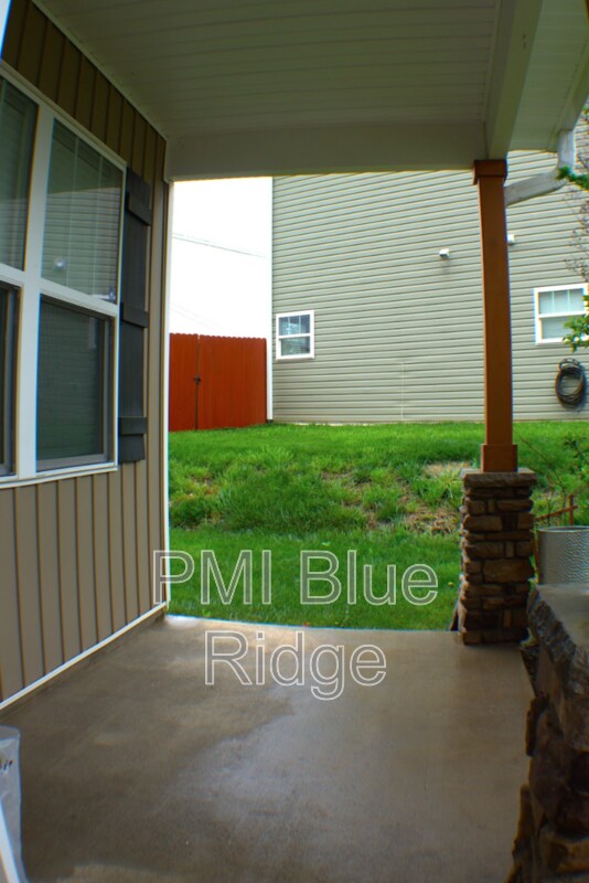 Building Photo - 38 Roanoke Road