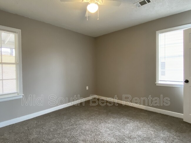Foto del edificio - 1534 Marjorie St