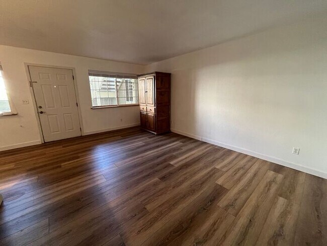Building Photo - Fantastic Condo in Central Fort Collins