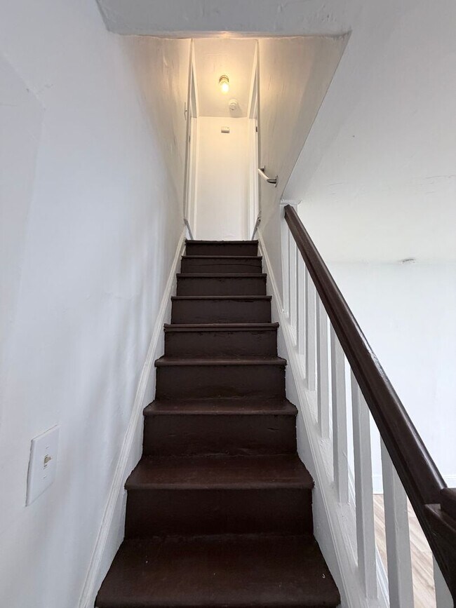 Foto del edificio - 2 bed 1 bath Brand new