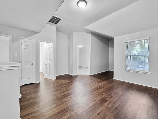 Foto del edificio - 8822 Rolling Rapids Rd