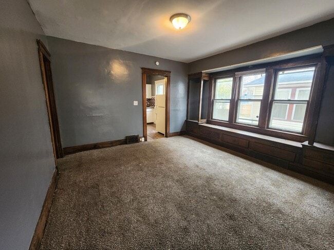 Building Photo - 11321 Parkview Ave