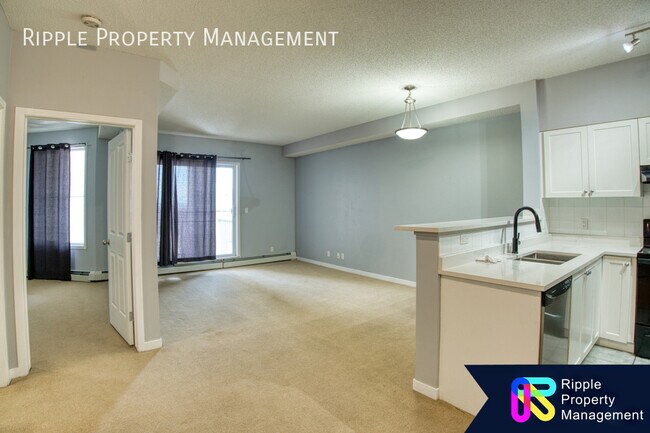 Building Photo - GORGEOUS 1 BED+DEN/ 1 BATHS CONDO