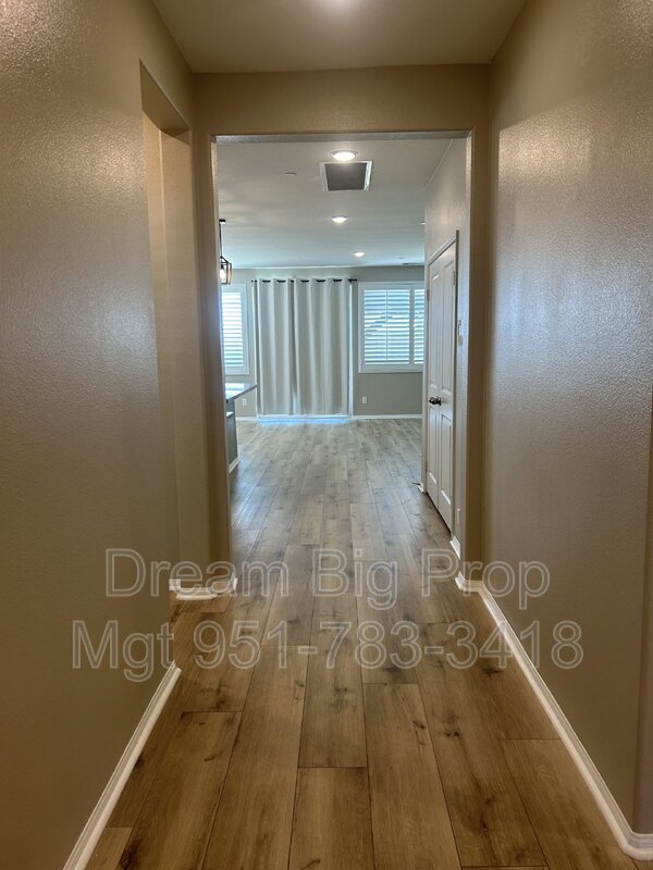 Building Photo - 1327 Black Diamond