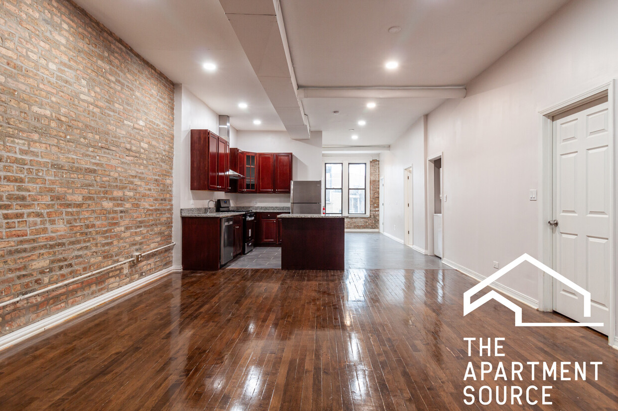 Foto principal - 3345 N Clark St