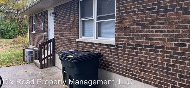 Building Photo - 3 br, 1 bath House - 2401 Roosevelt Avenue,