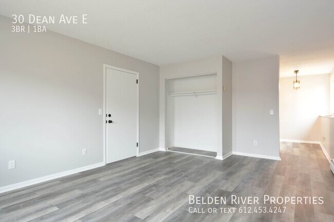 Building Photo - Freshly renovated 6-plex in Champlin