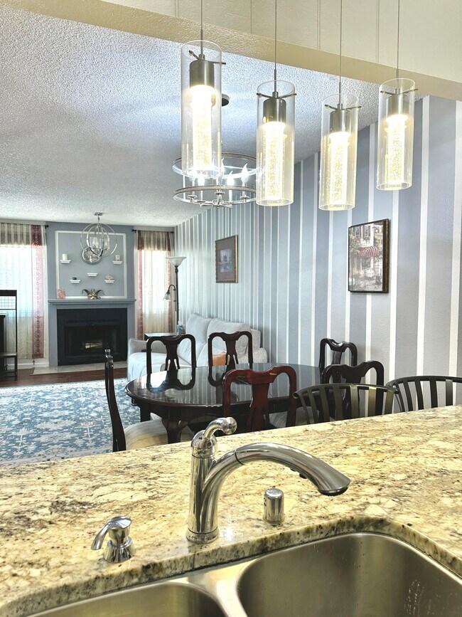 Foto del edificio - 1631 Eastridge Dr
