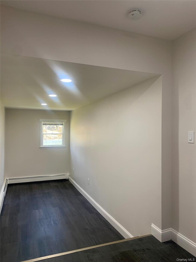 Building Photo - 83 Lake St