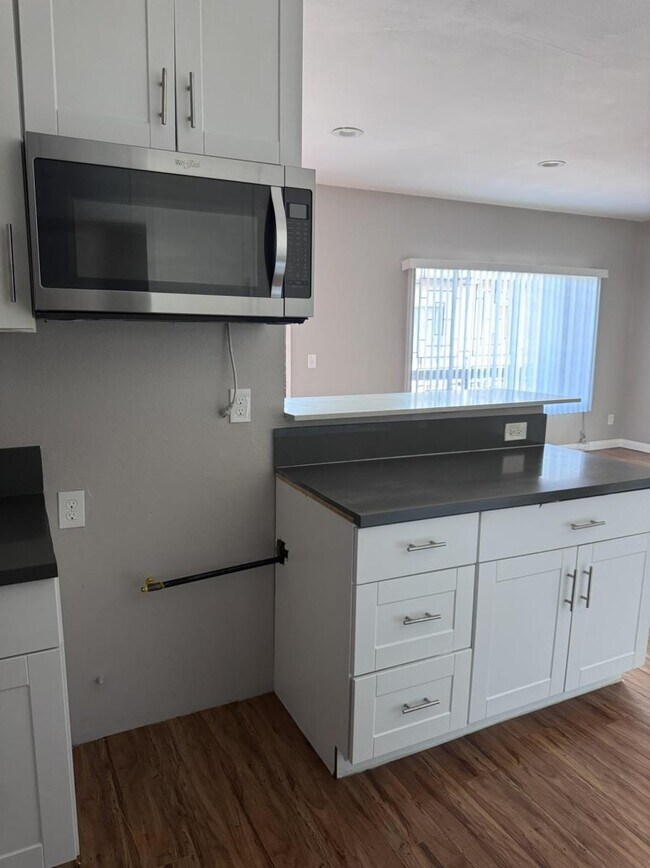 Foto del interior - 6819 Laurel Canyon Blvd.