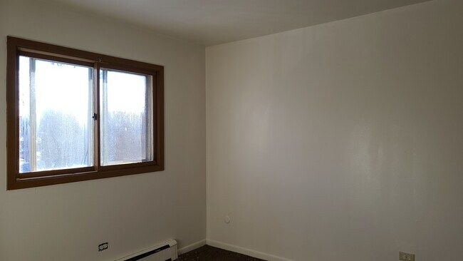 Building Photo - 1335 Abbott Dr