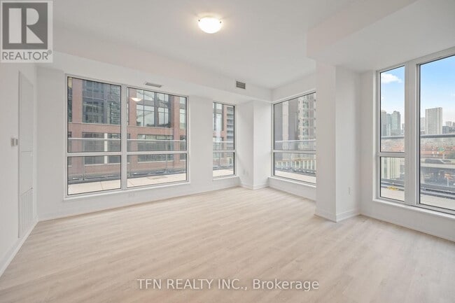 Building Photo - 15 Richardson St