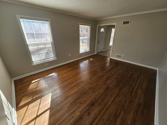 Building Photo - 5568 Lyford Ave