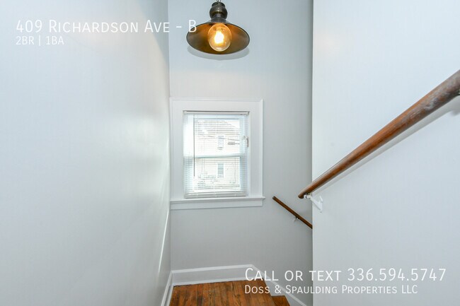 Foto del edificio - 409 Richardson Ave