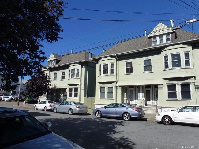 Building Photo - 206 4th Ave