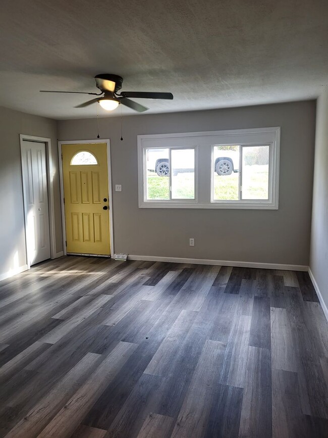 Building Photo - Newly renovated 4 bedroom house in North V...