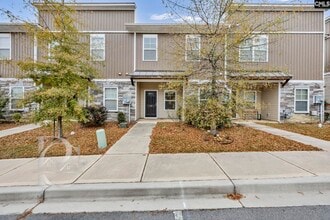 Building Photo - 131 Hunters Grove Dr