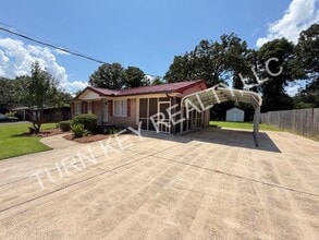 Building Photo - 1708 Rogina St