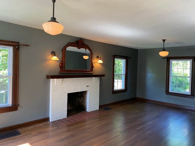 Foto del edificio - 806 S Woodlawn Ave