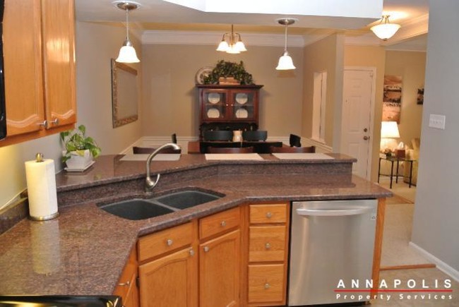 Building Photo - 2702 Summerview Way