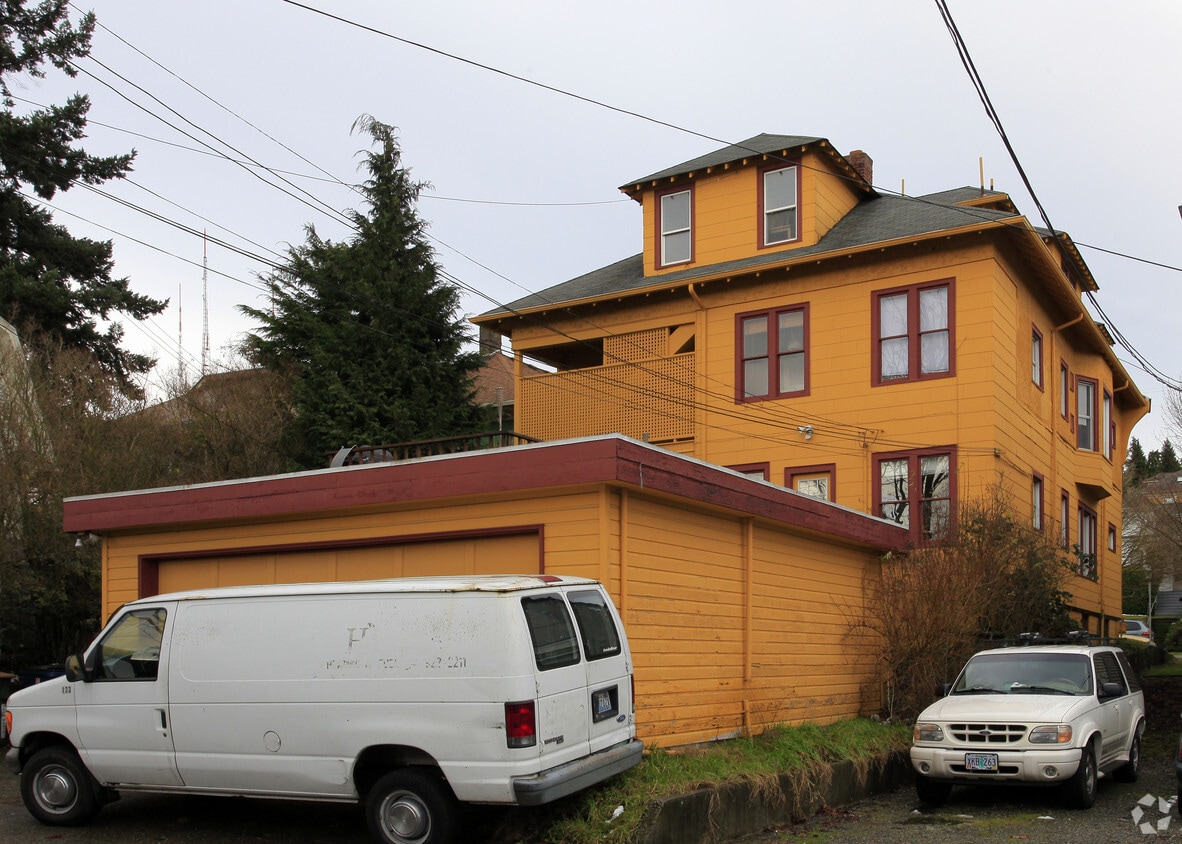 Building Photo - 925 14th Ave