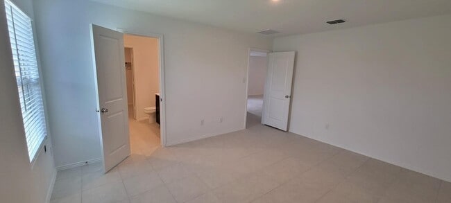 Foto del edificio - 3476 Mildren Bnd